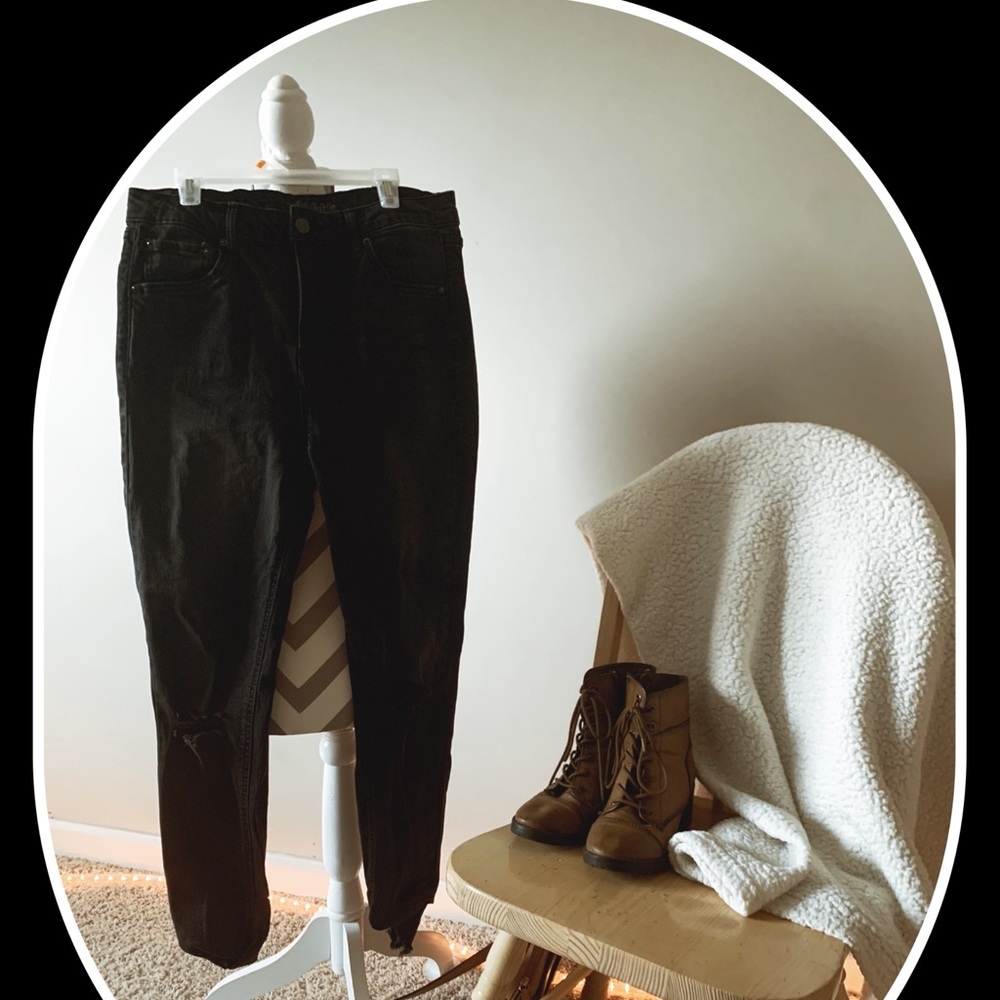 Black Skinny jeans